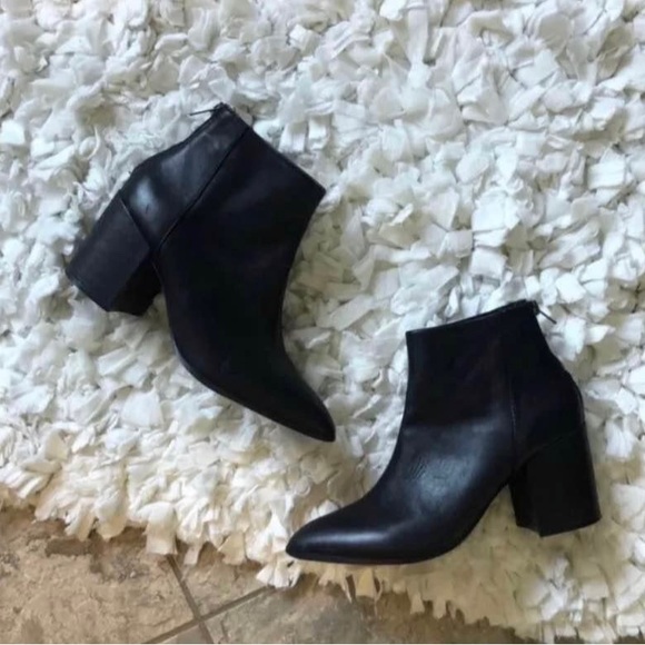 Steve Madden Shoes - Steve Madden Booties - size 9.5